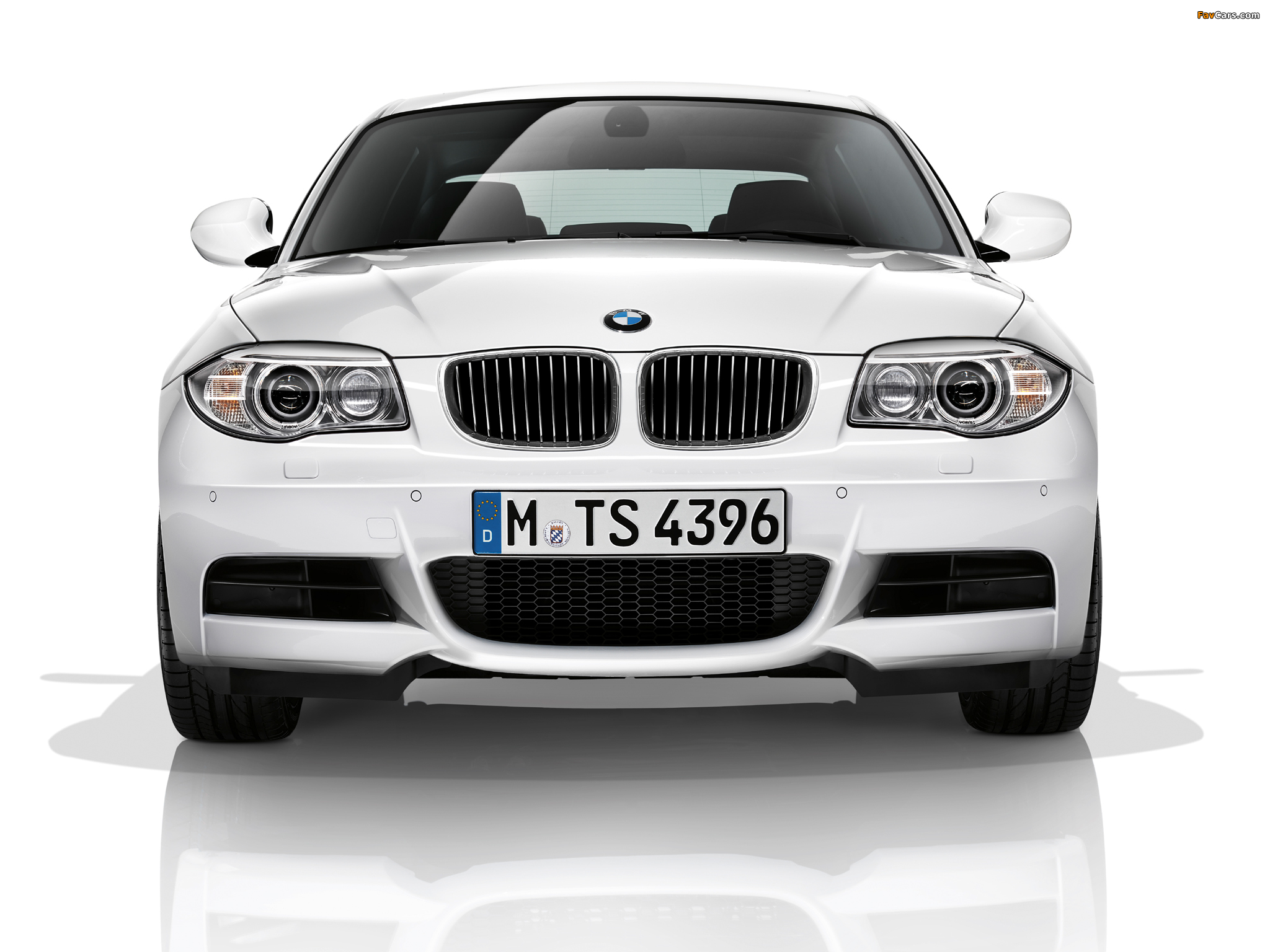 BMW 135i Coupe (E82) 2011 images (2048 x 1536)