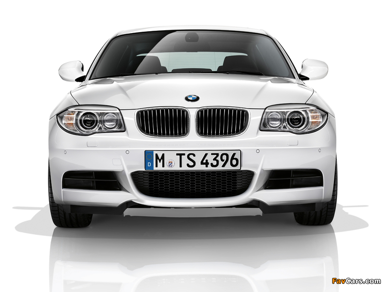 BMW 135i Coupe (E82) 2011 images (800 x 600)