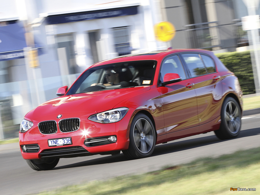 BMW 118d 5-door Sport Line AU-spec (F20) 2011 images (1024 x 768)