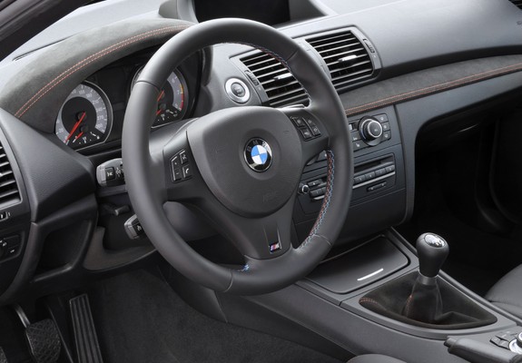 BMW 1 Series M Coupe (E82) 2011–12 images