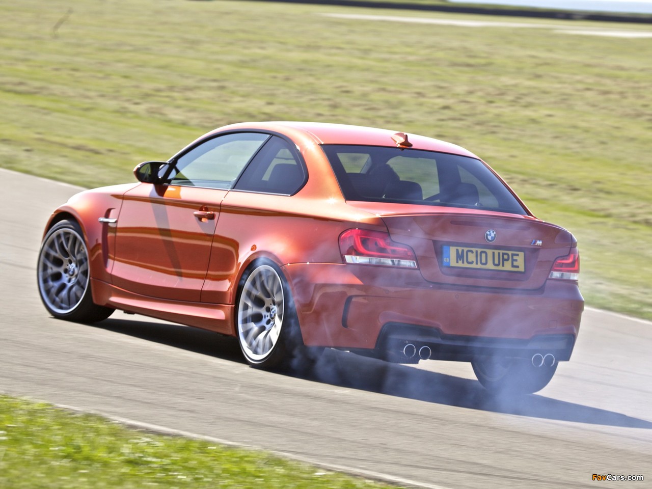 BMW 1 Series M Coupe UK-spec (E82) 2011 images (1280 x 960)