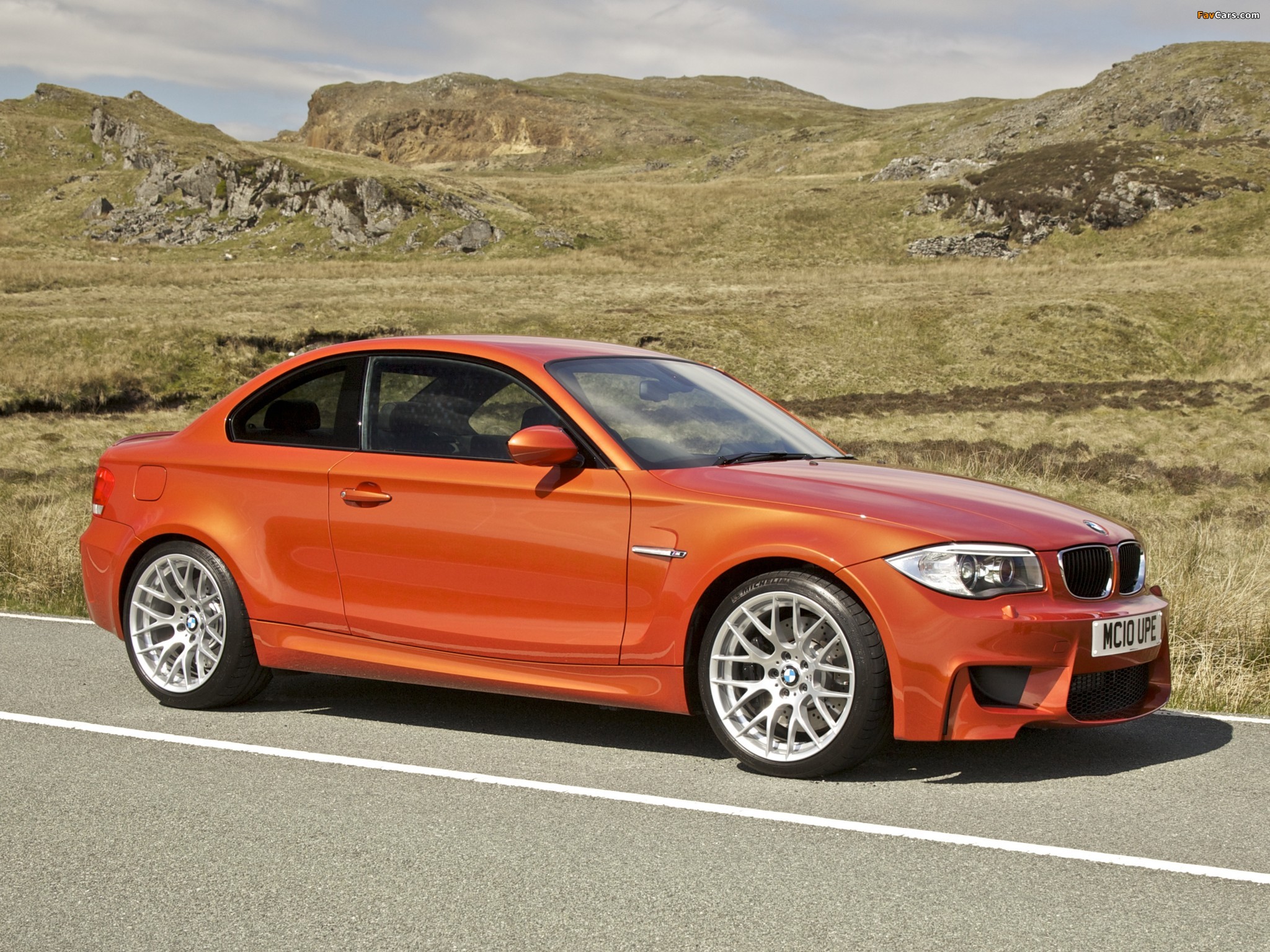 BMW 1 Series M Coupe UK-spec (E82) 2011 images (2048 x 1536)