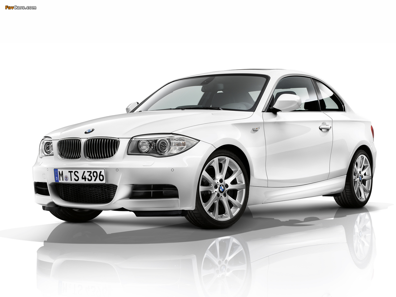 BMW 135i Coupe (E82) 2011 photos (1280 x 960)