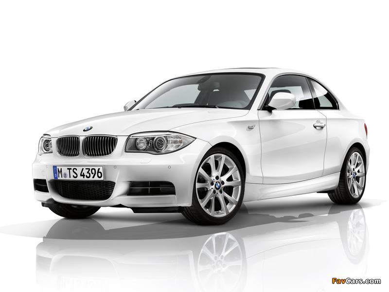 BMW 135i Coupe (E82) 2011 photos (800 x 600)