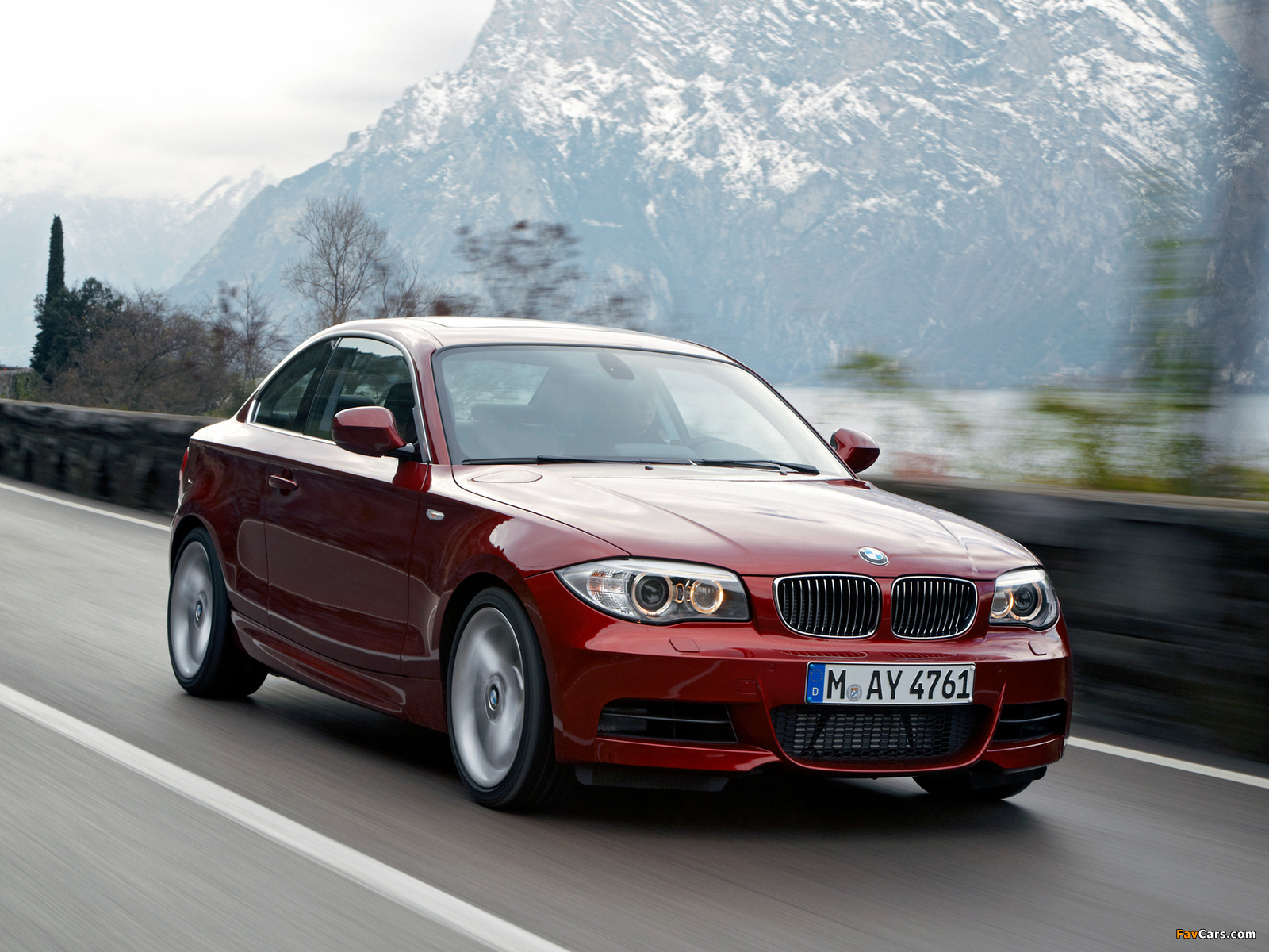 BMW 135i Coupe (E82) 2011 pictures (1600 x 1200)