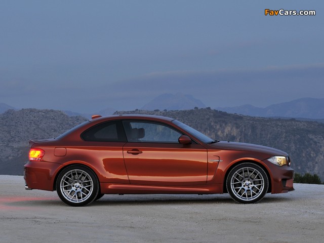 BMW 1 Series M Coupe (E82) 2011–12 pictures (640 x 480)