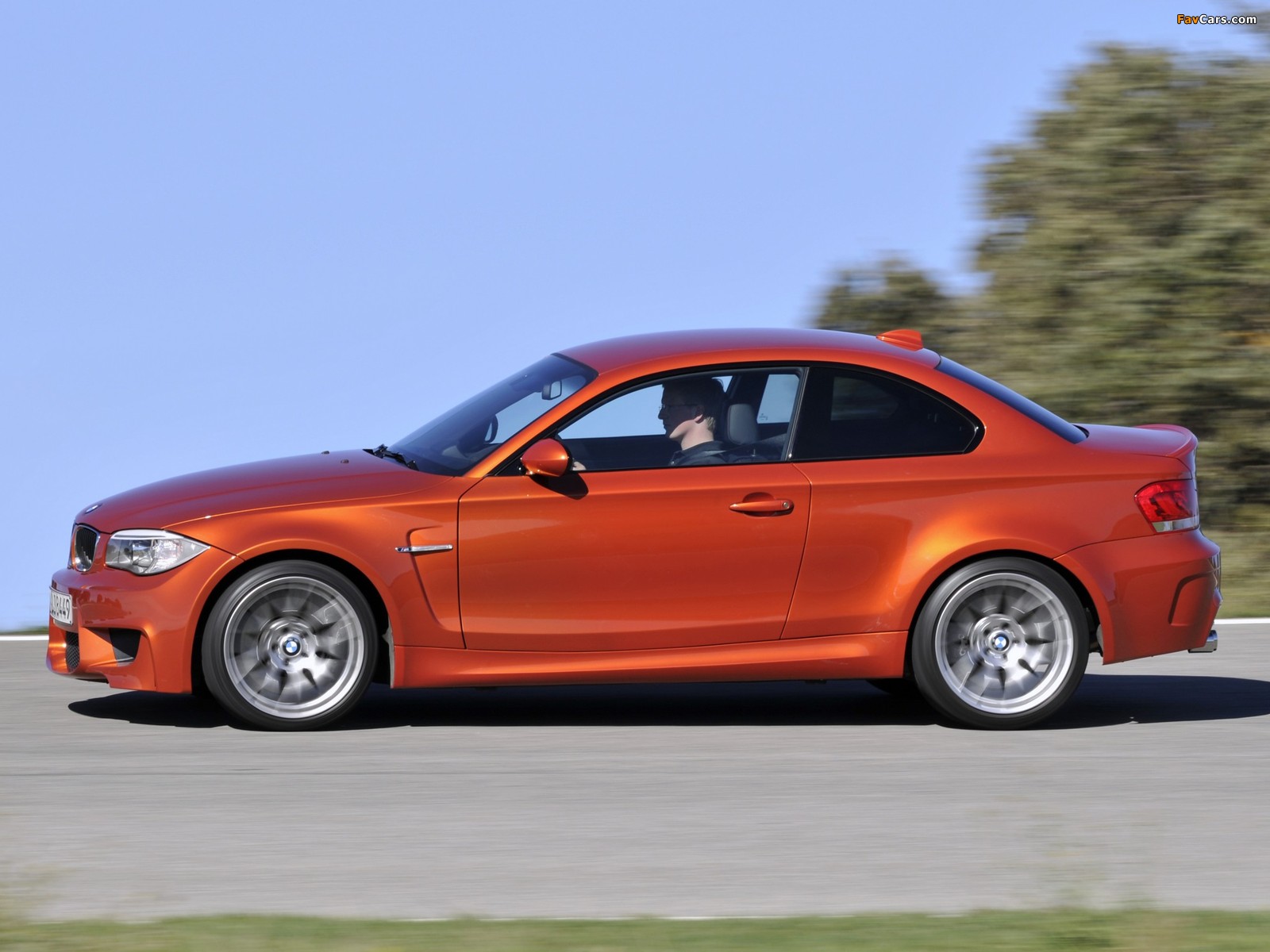 BMW 1 Series M Coupe (E82) 2011–12 pictures (1600 x 1200)