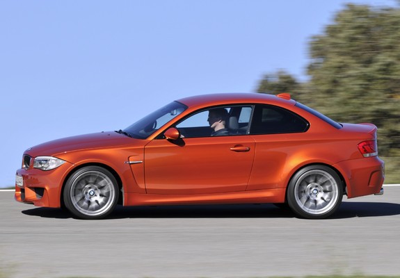 BMW 1 Series M Coupe (E82) 2011–12 pictures