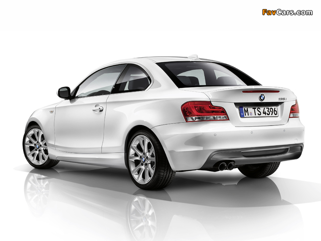 BMW 135i Coupe (E82) 2011 wallpapers (640 x 480)