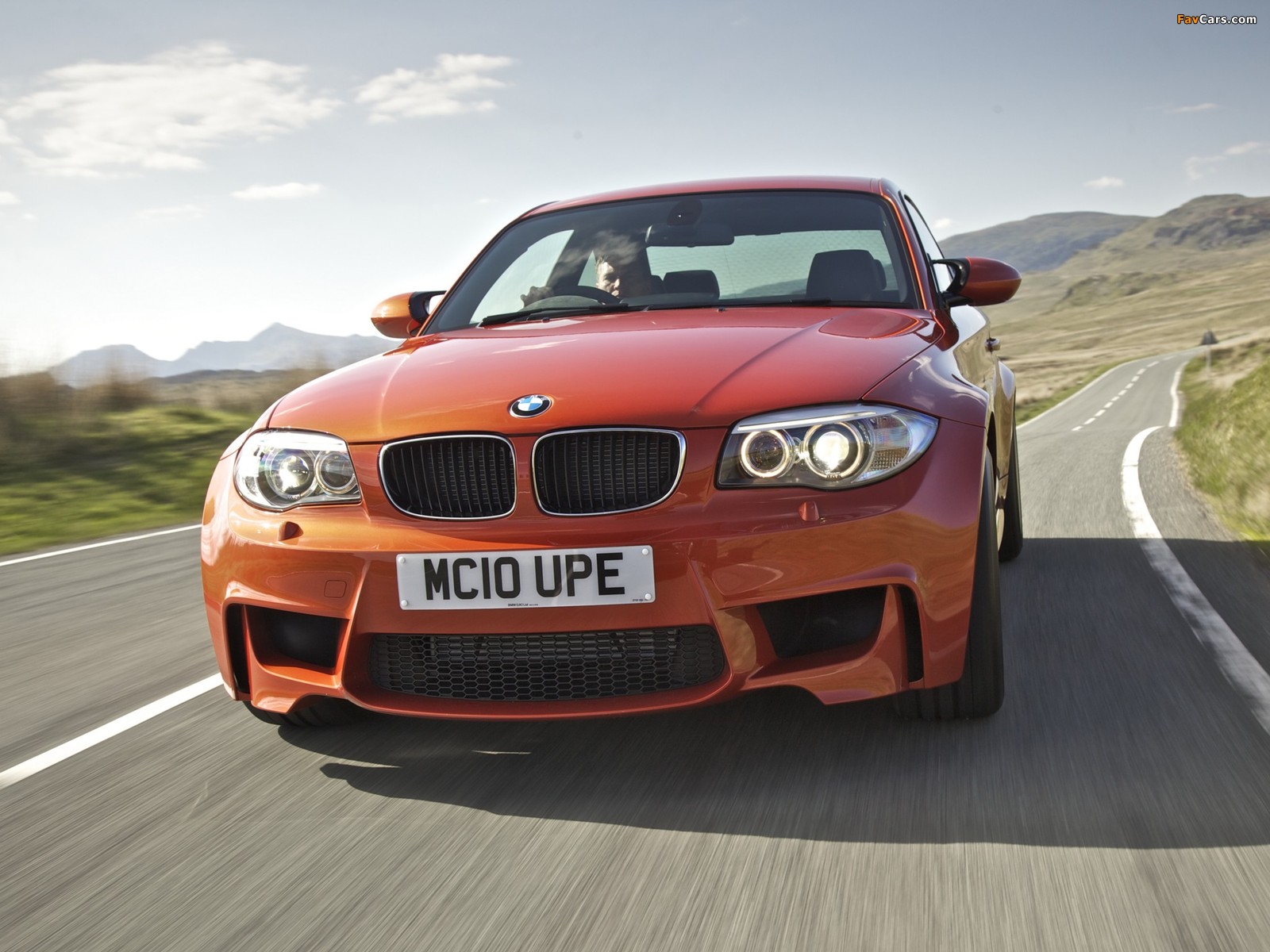 BMW 1 Series M Coupe UK-spec (E82) 2011 wallpapers (1600 x 1200)
