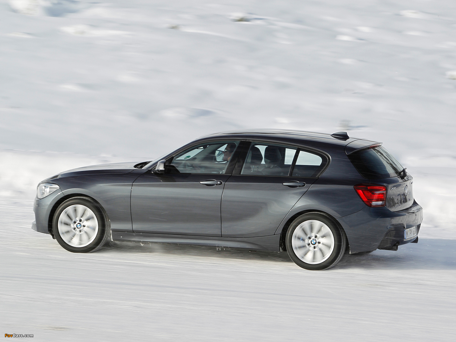 BMW M135i xDrive 5-door (F20) 2012 images (1600 x 1200)