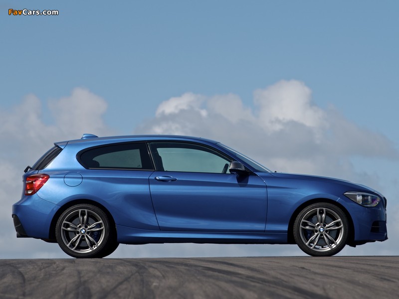 BMW M135i 3-door UK-spec (F21) 2012 images (800 x 600)