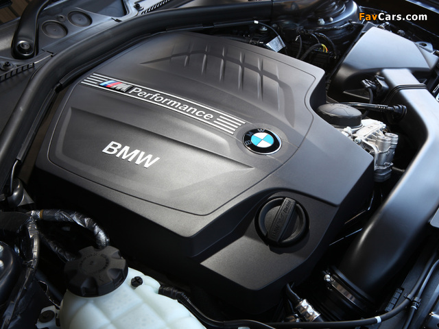 BMW M135i 5-door AU-spec (F20) 2012 images (640 x 480)