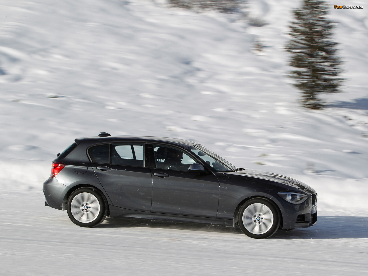 BMW M135i xDrive 5-door (F20) 2012 photos (1280 x 960)