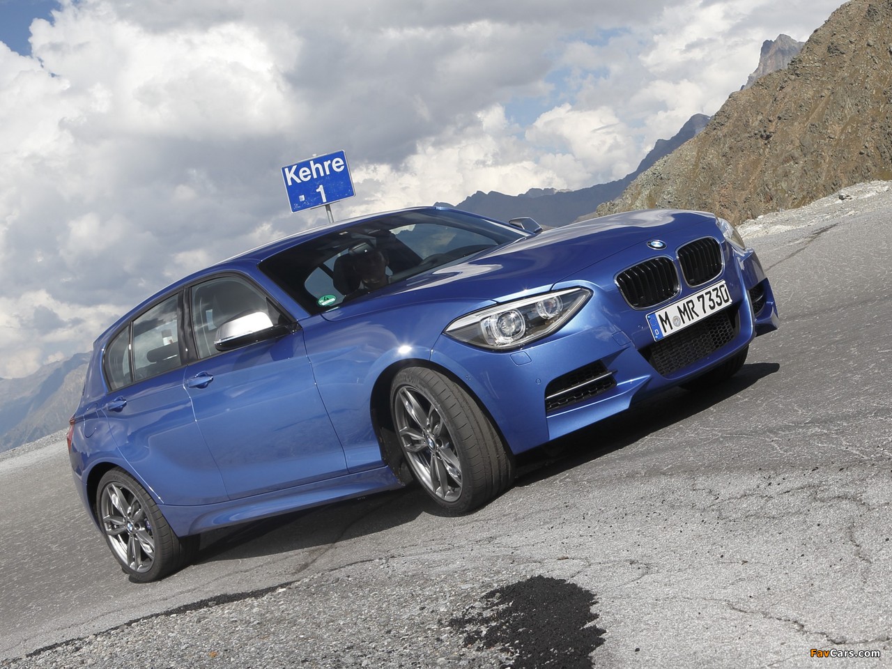 BMW M135i xDrive 5-door (F20) 2012 pictures (1280 x 960)