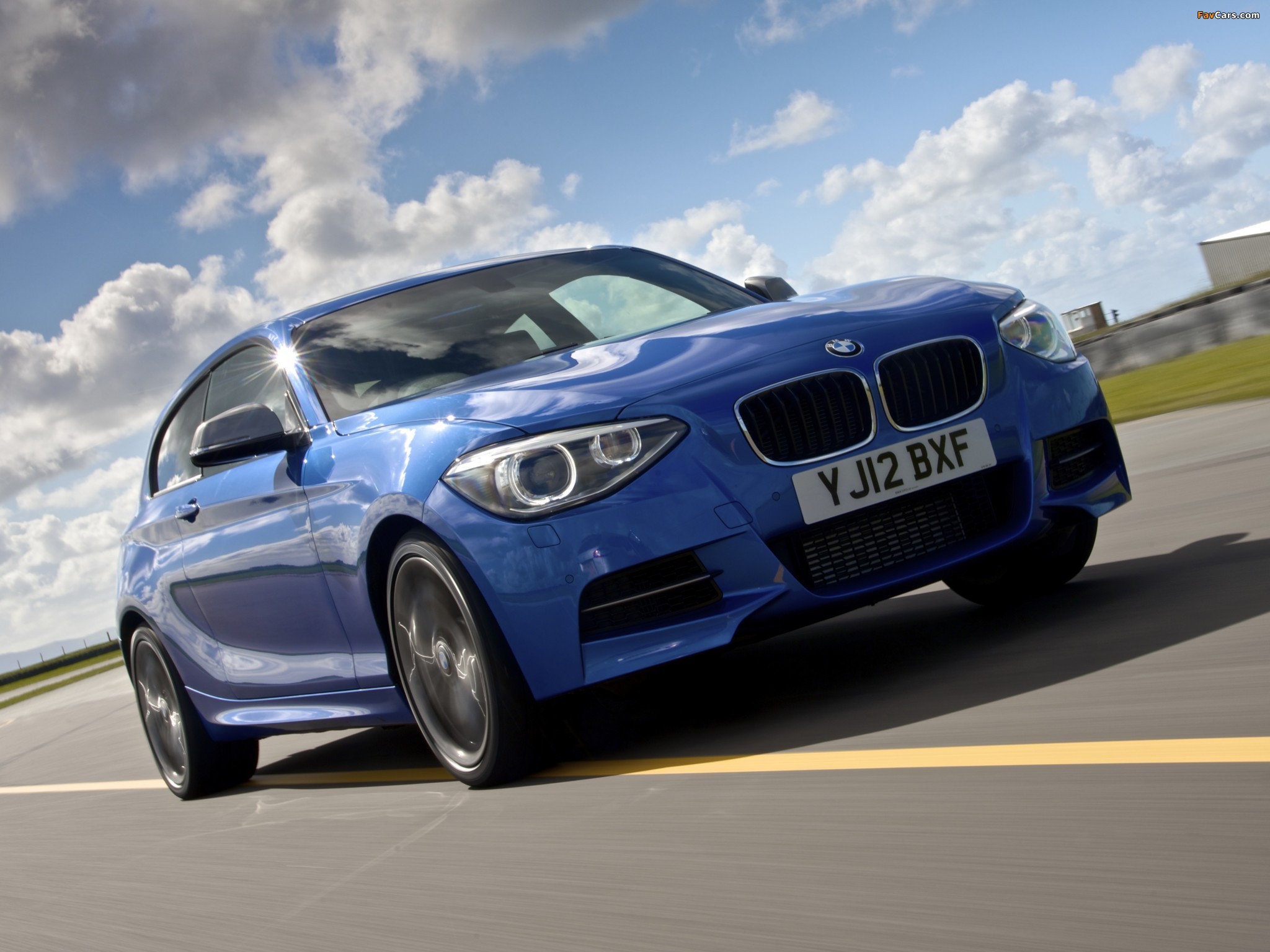 BMW M135i 3-door UK-spec (F21) 2012 wallpapers (2048 x 1536)