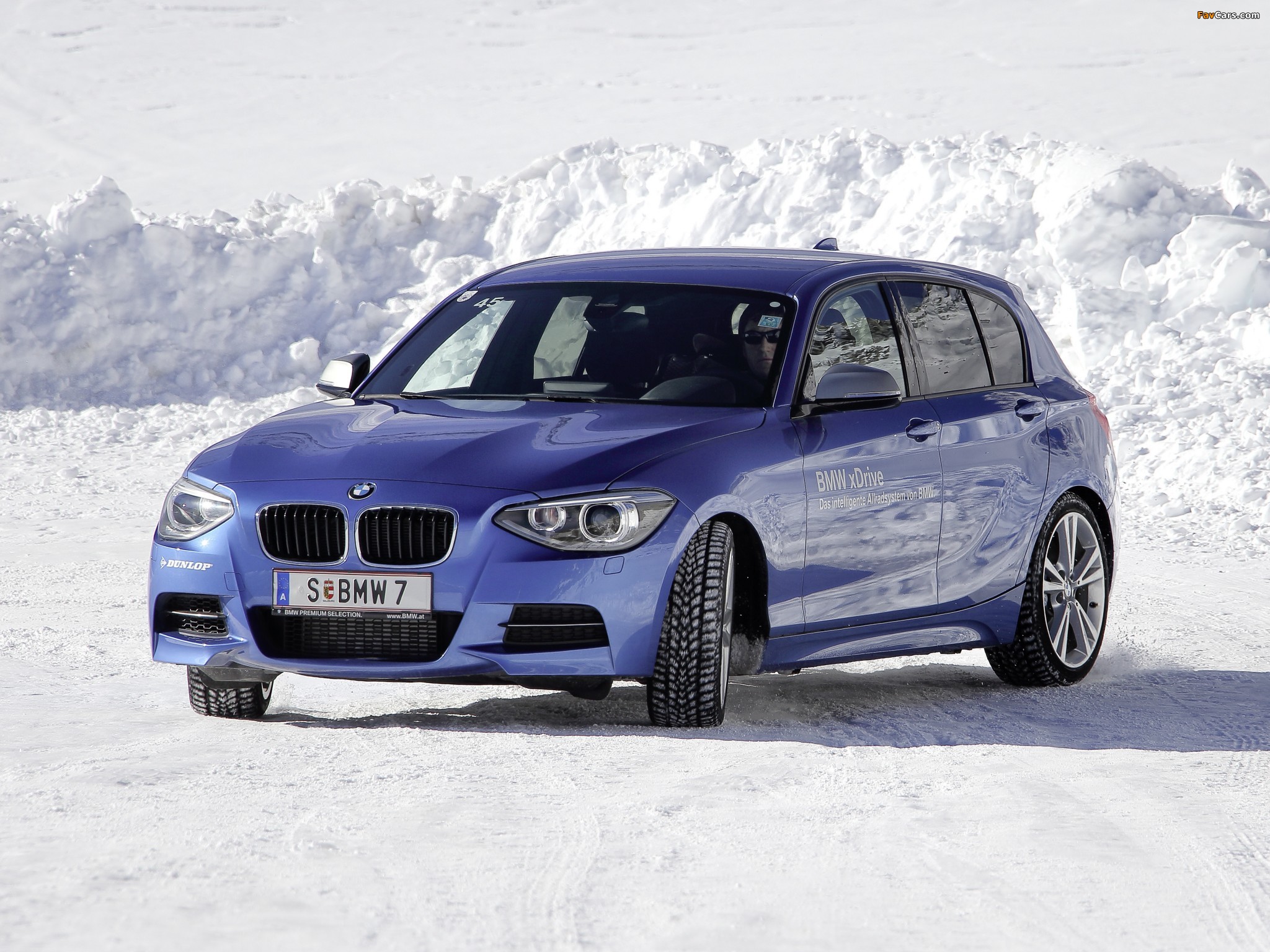 BMW M135i xDrive 5-door (F20) 2012 wallpapers (2048 x 1536)