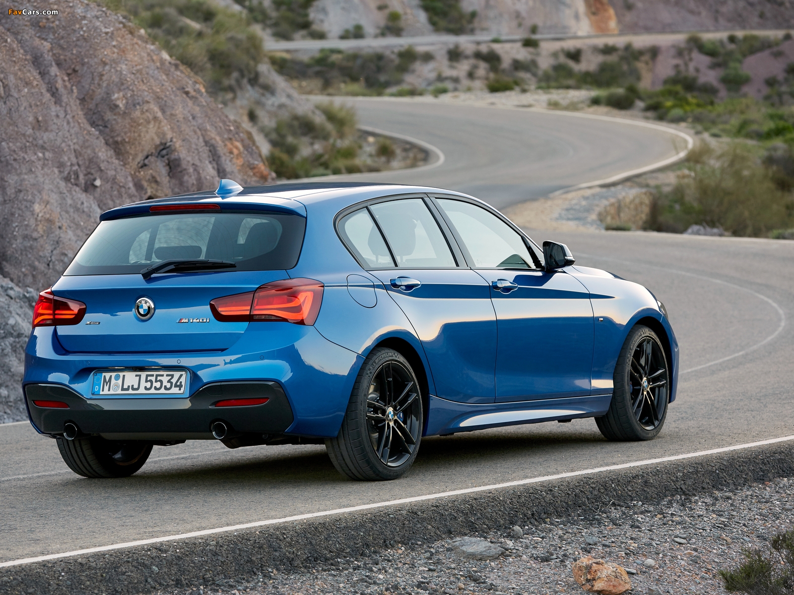 BMW M140i xDrive 