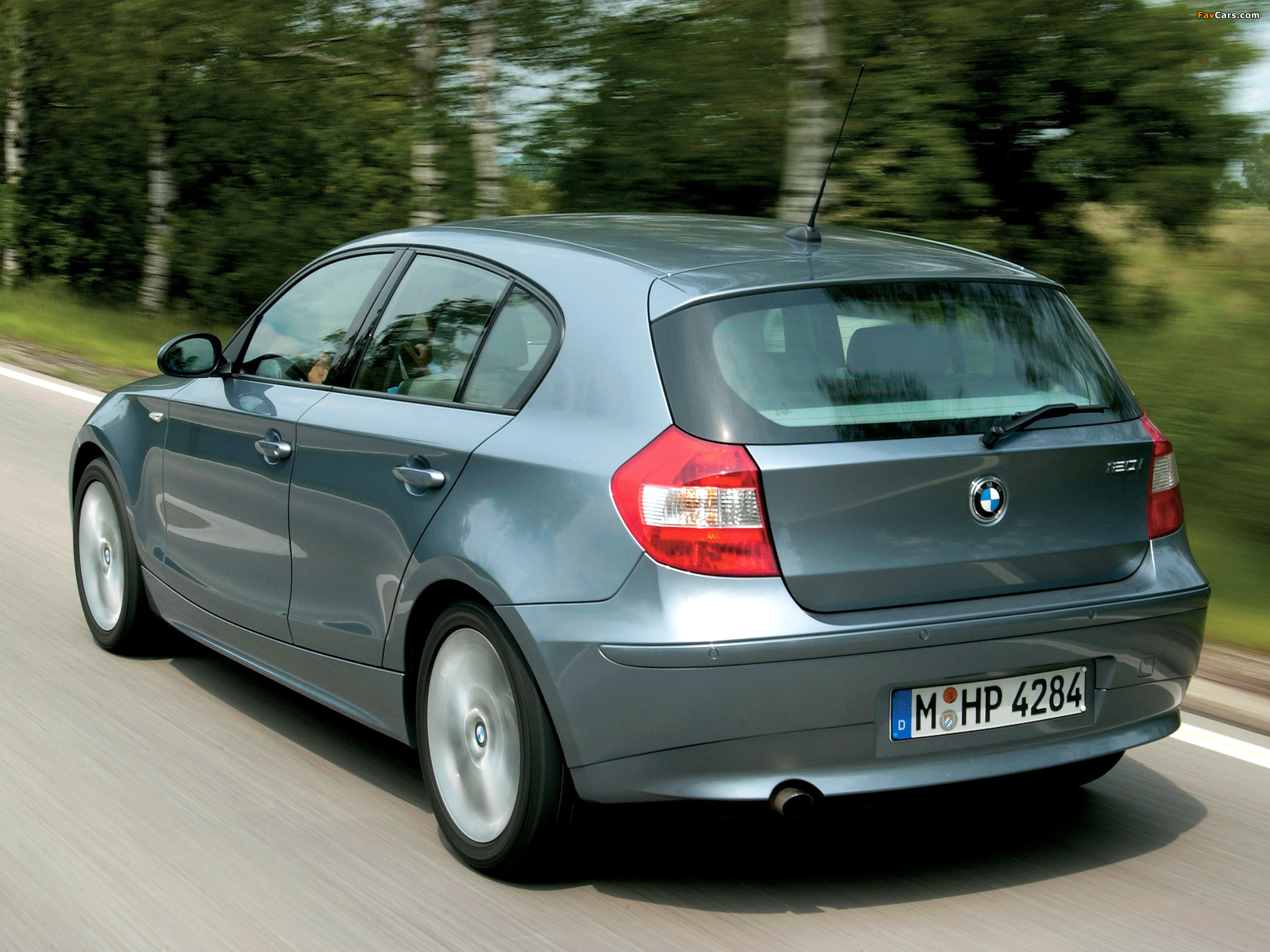 Images of BMW 120i 5-door (E87) 2004–06 (2048 x 1536)