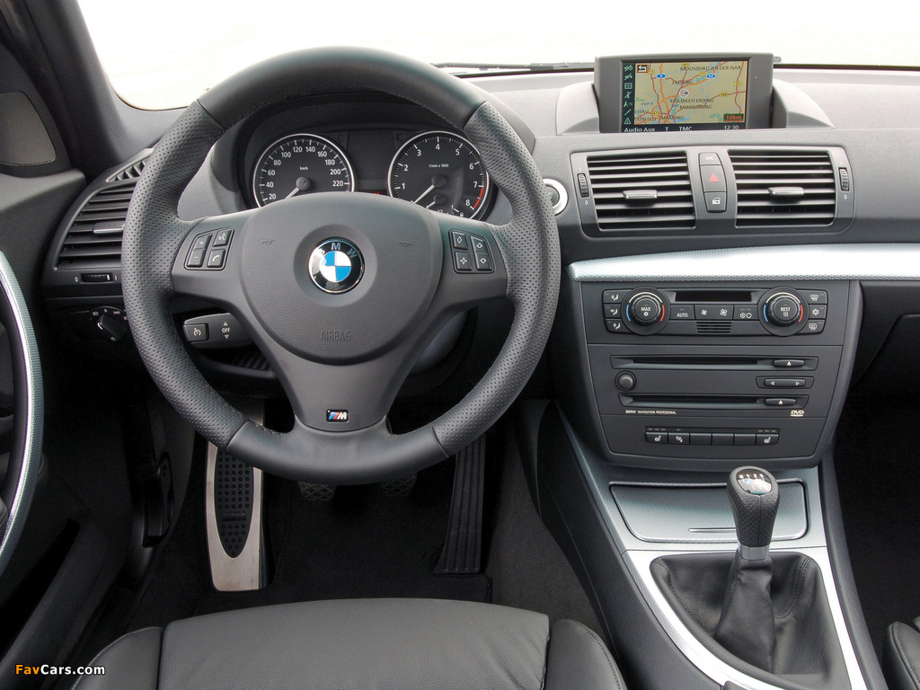 Images of BMW 130i 5-door M Sports Package (E87) 2005 (1024 x 768)