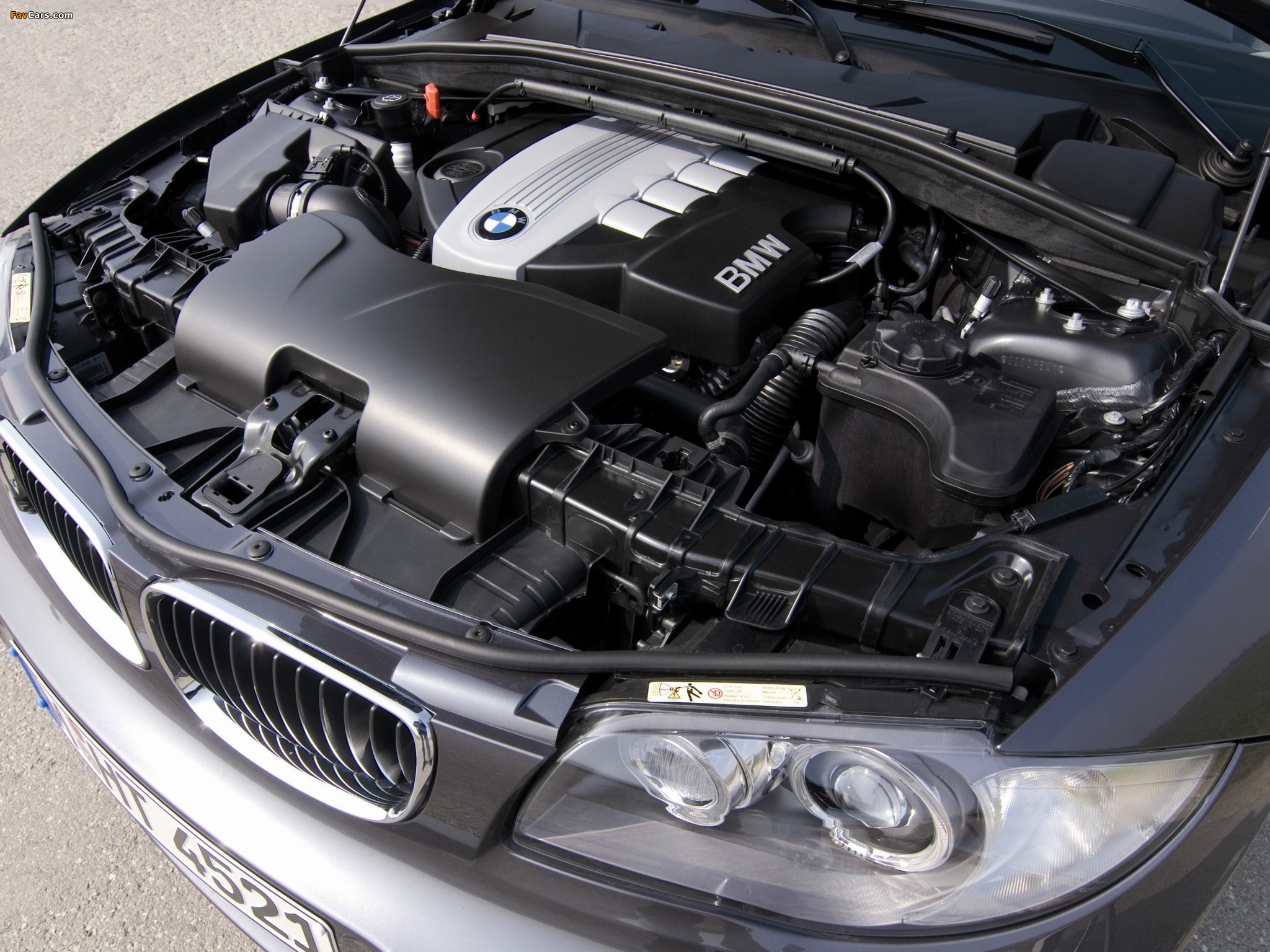 Images of BMW 120d 5-door (E87) 2007–11 (2048 x 1536)