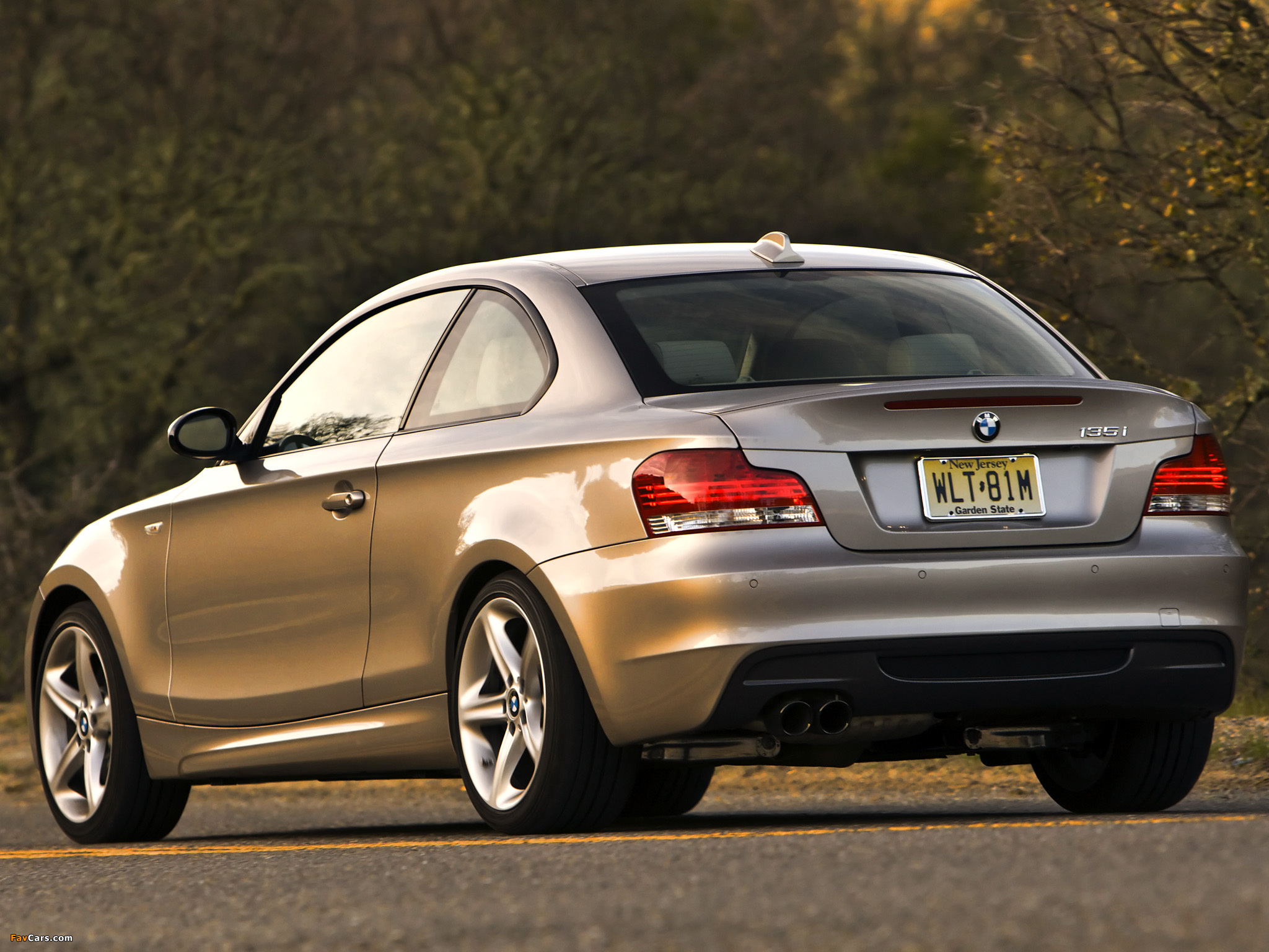 Images of BMW 135i Coupe US-spec (E82) 2008–10 (2048 x 1536)