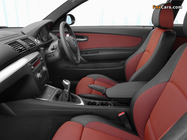 Images of BMW 120d 3-door UK-spec (E81) 2008–11 (640 x 480)