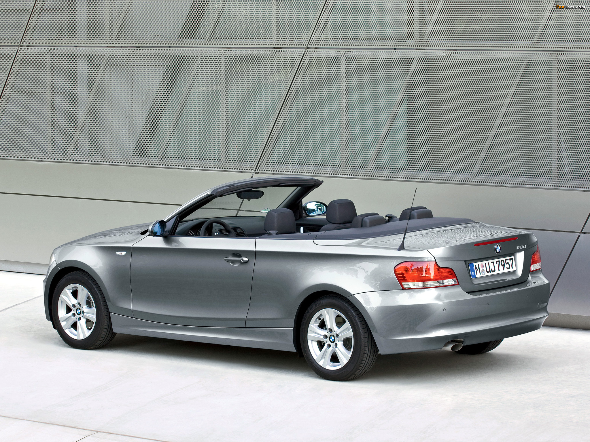 Images of BMW 118d Cabrio (E88) 2008–10 (2048 x 1536)