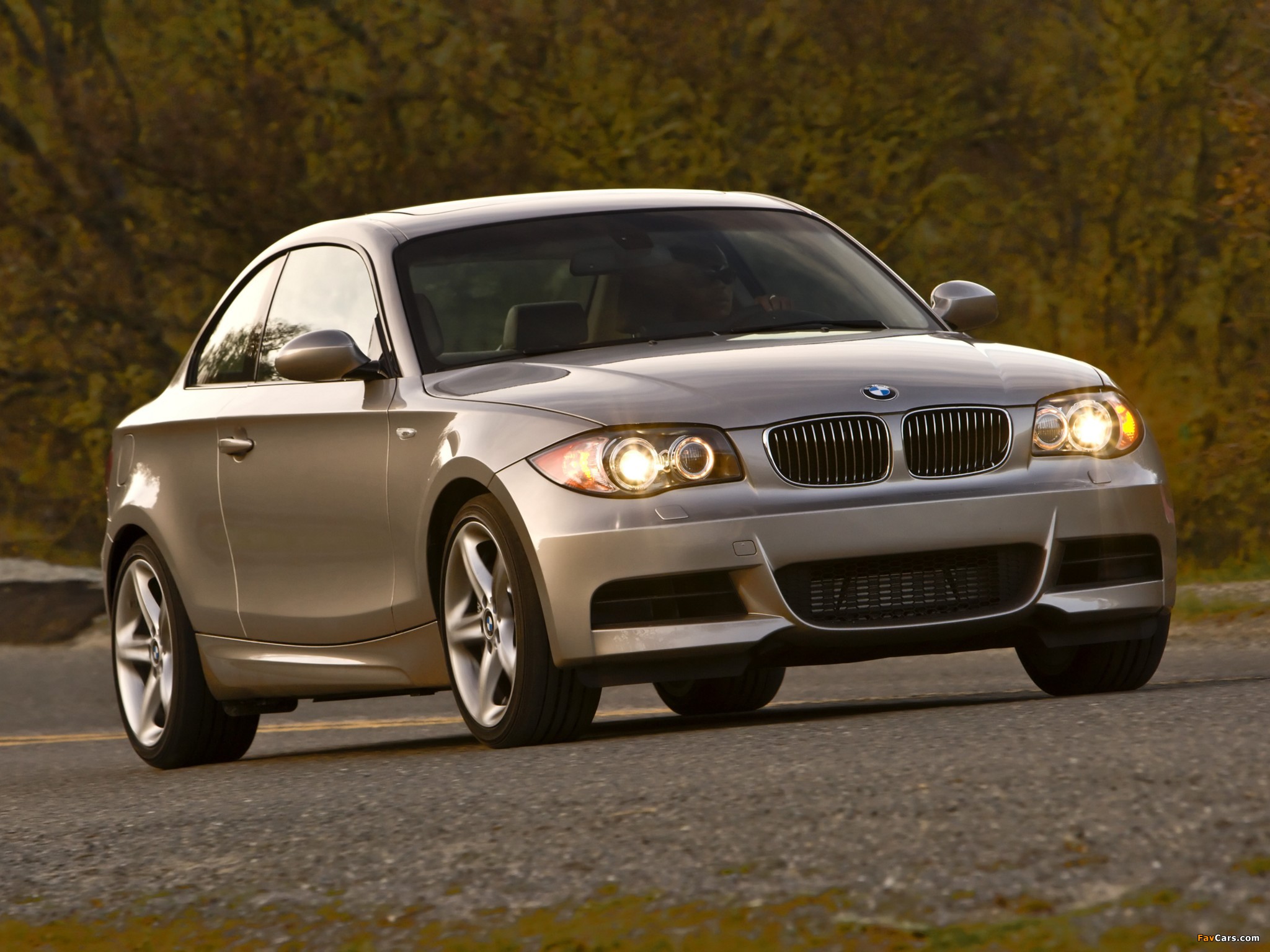 Images of BMW 135i Coupe US-spec (E82) 2008–10 (2048 x 1536)