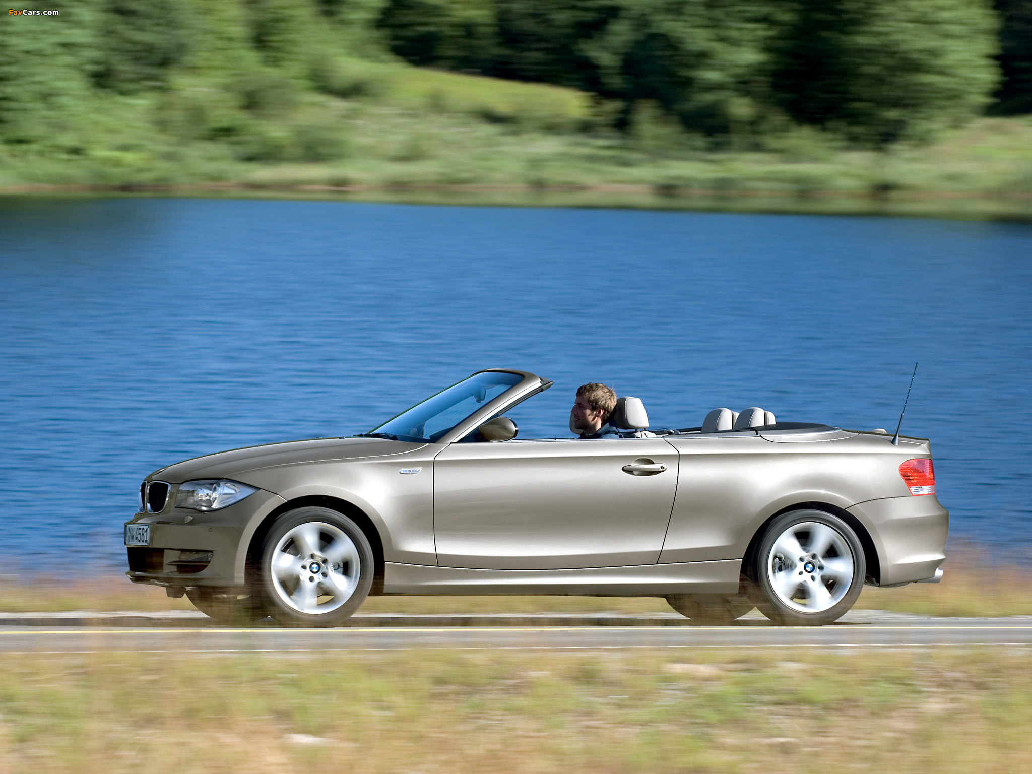 Images of BMW 125i Cabrio (E88) 2008–10 (2048 x 1536)