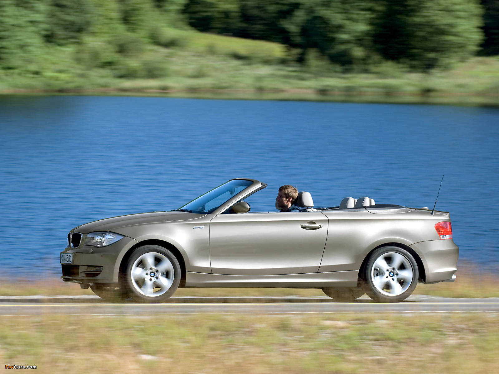 Images of BMW 125i Cabrio (E88) 2008–10 (1600 x 1200)