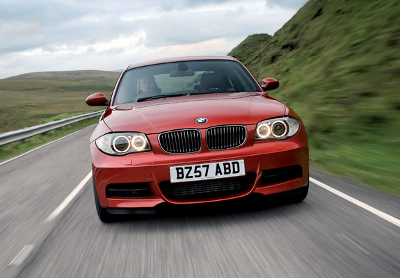 Images of BMW 135i Coupe UK-spec (E82) 2008–10