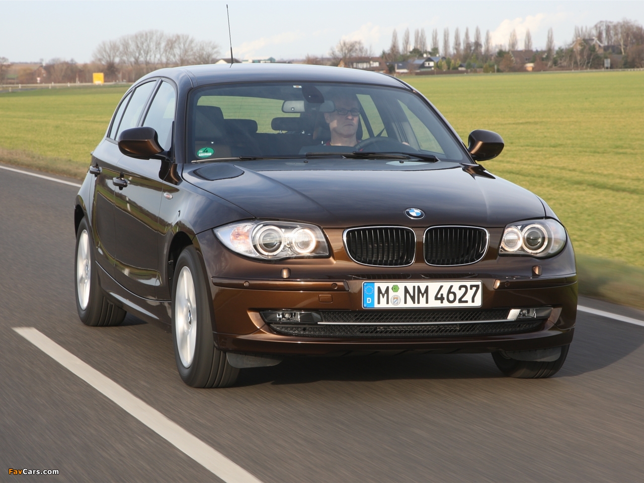 Images of BMW 116d 5-door (E87) 2009–11 (1280 x 960)