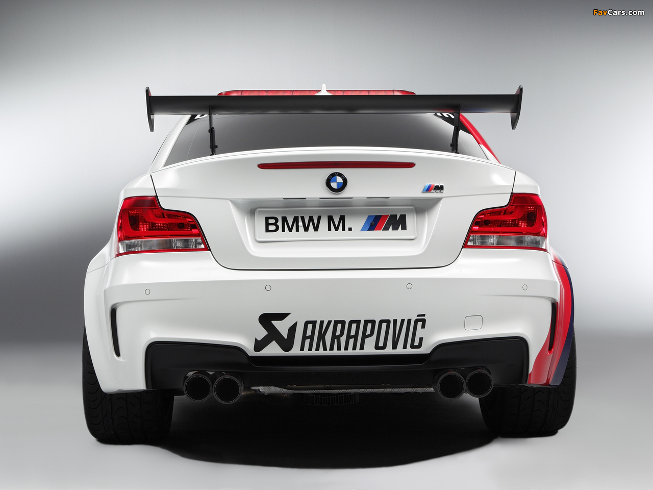 Images of BMW 1 Series M Coupe MotoGP Safety Car (E82) 2011 (1280 x 960)