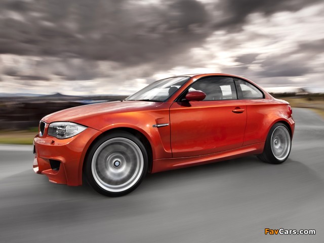 Images of BMW 1 Series M Coupe AU-spec (E82) 2011 (640 x 480)