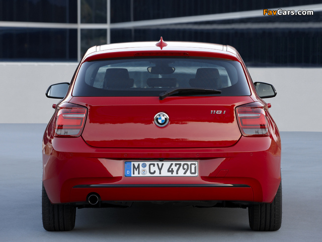 Images of BMW 118i 5-door Sport Line (F20) 2011 (640 x 480)