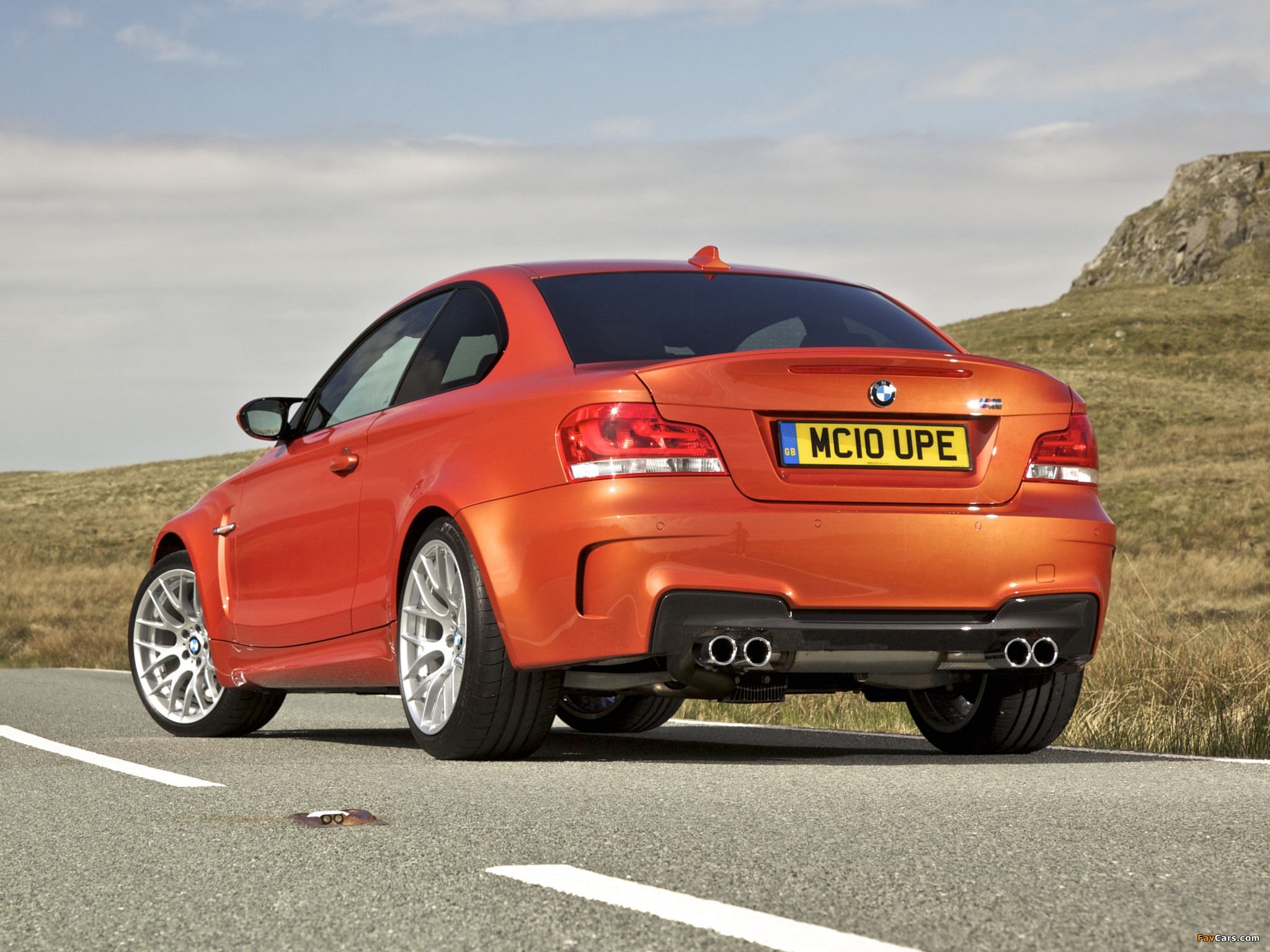 Images of BMW 1 Series M Coupe UK-spec (E82) 2011 (2048 x 1536)