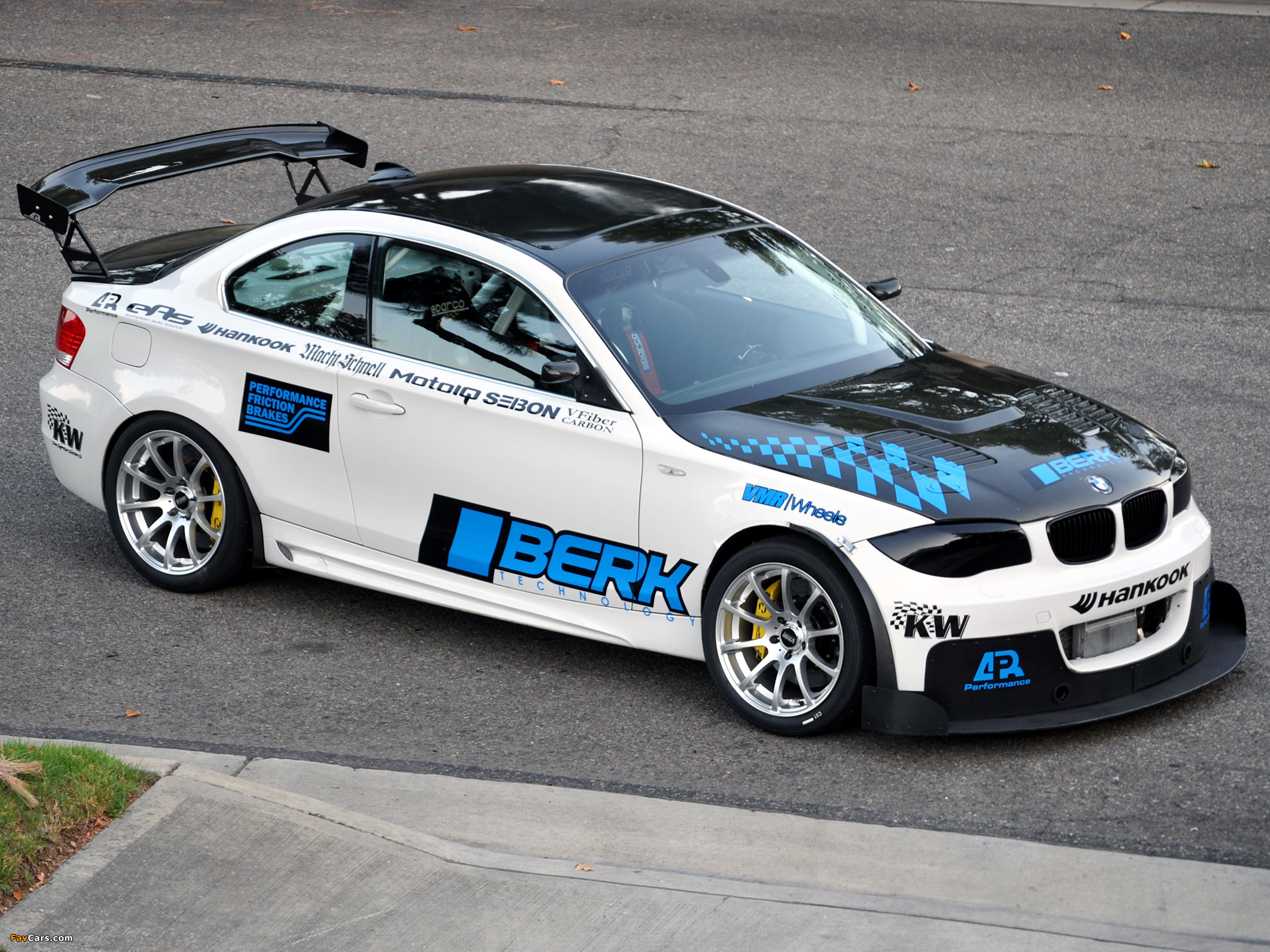 Images of Berk Technology BMW 135i Coupe (E82) 2011 (2048 x 1536)