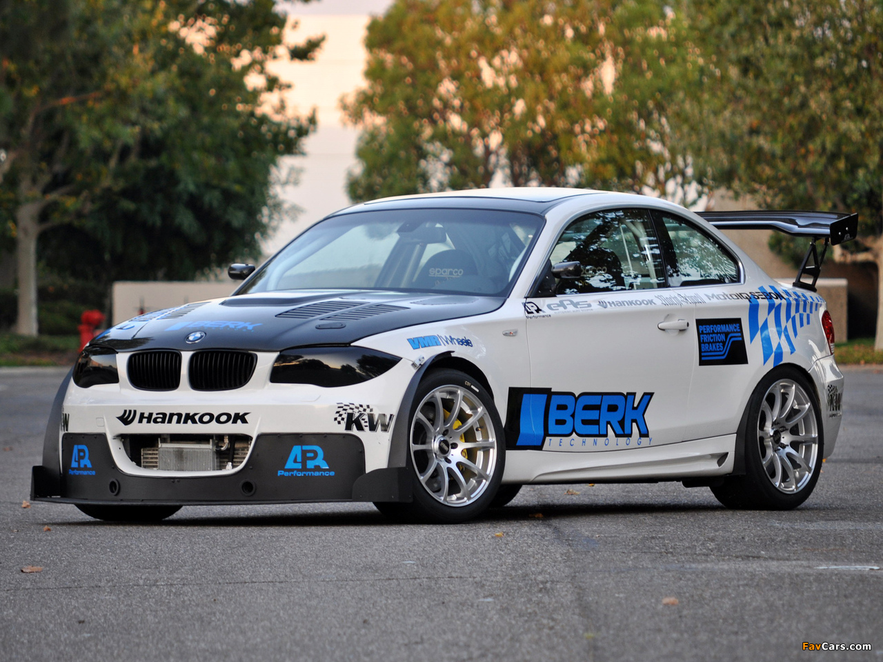 Images of Berk Technology BMW 135i Coupe (E82) 2011 (1280 x 960)