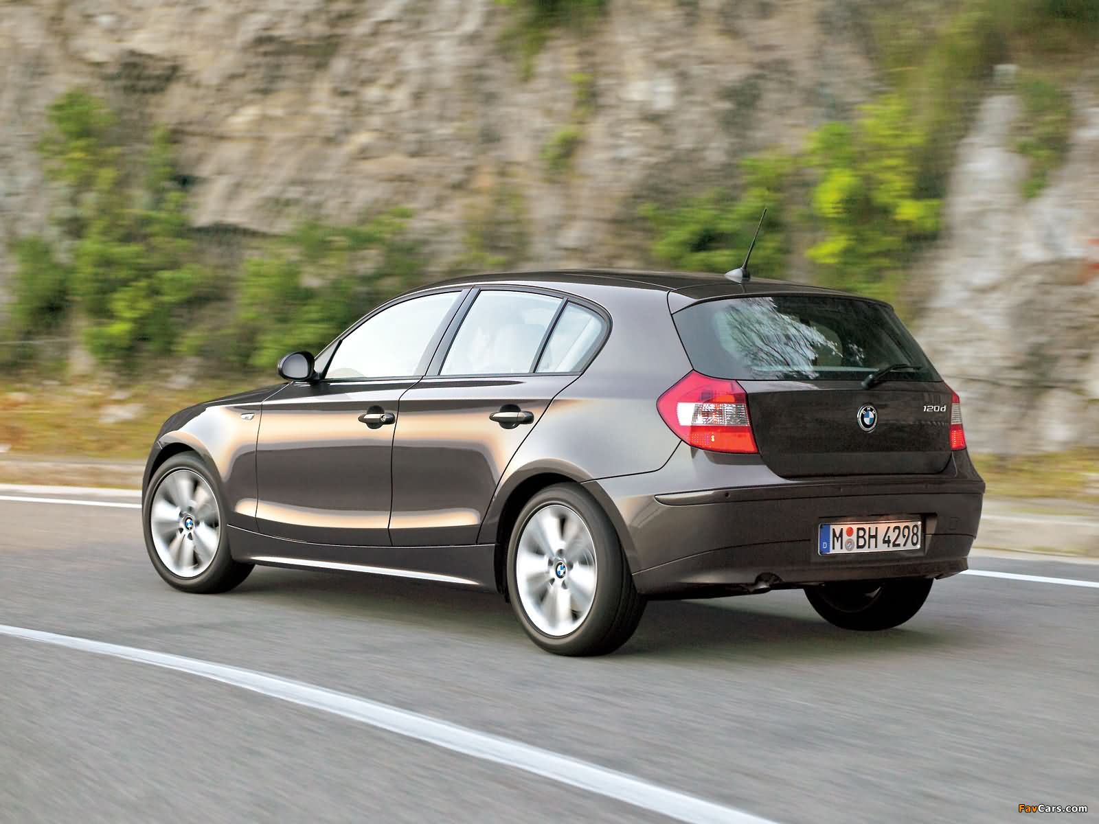 Photos of BMW 120d 5-door (E87) 2004–06 (1600 x 1200)