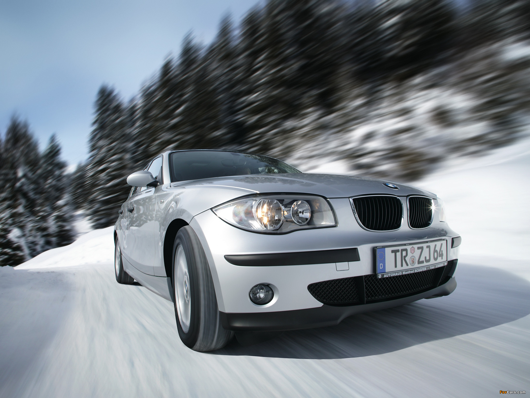 Photos of BMW 120d 5-door (E87) 2004–06 (2048 x 1536)