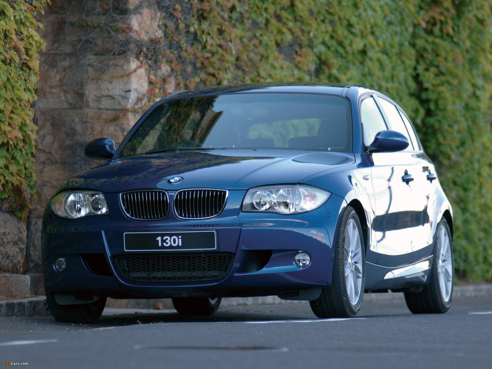 Photos of BMW 130i 5-door M Sports Package (E87) 2005 (2048 x 1536)