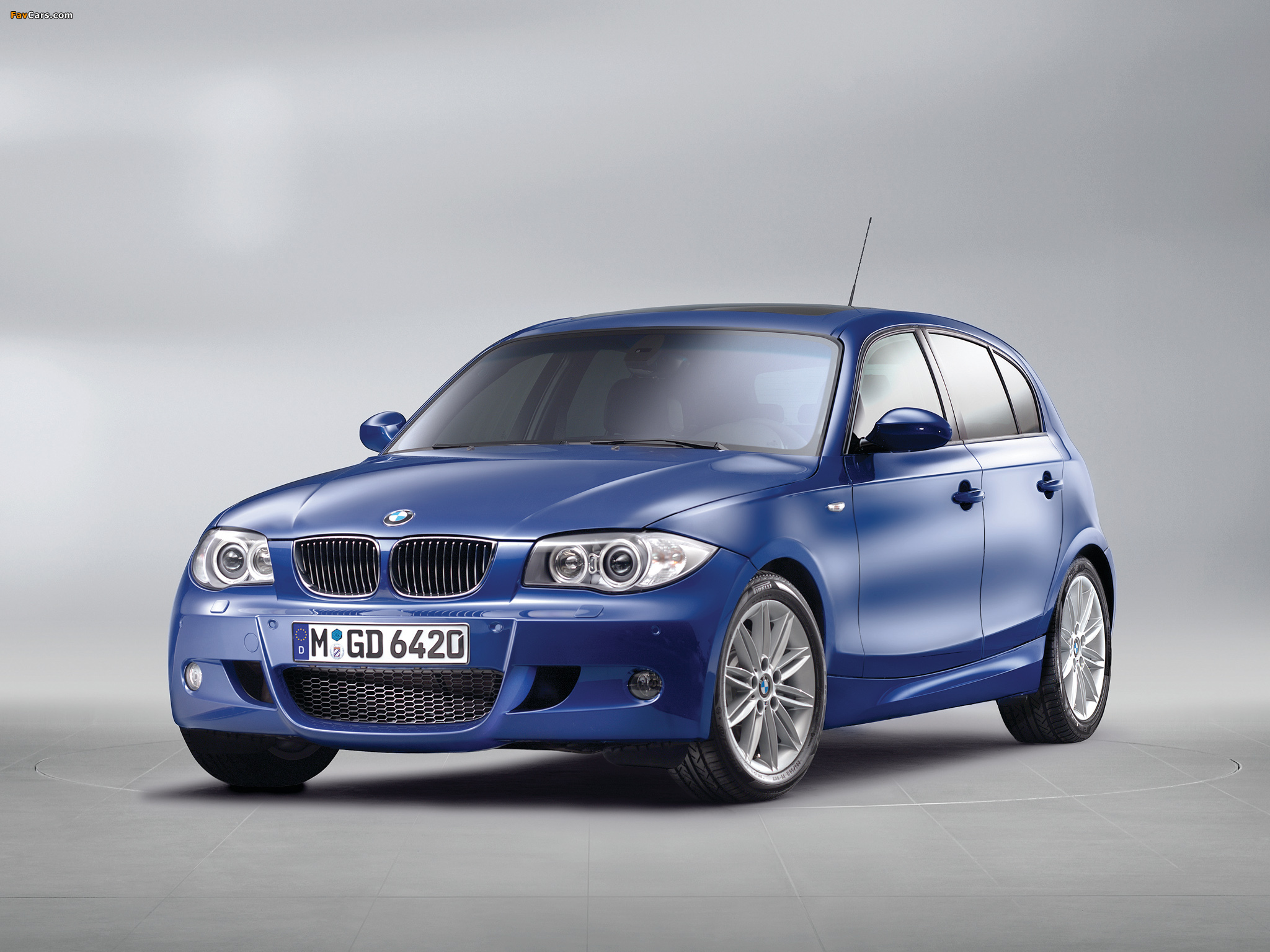 Photos of BMW 130i 5-door M Sports Package (E87) 2005 (2048 x 1536)