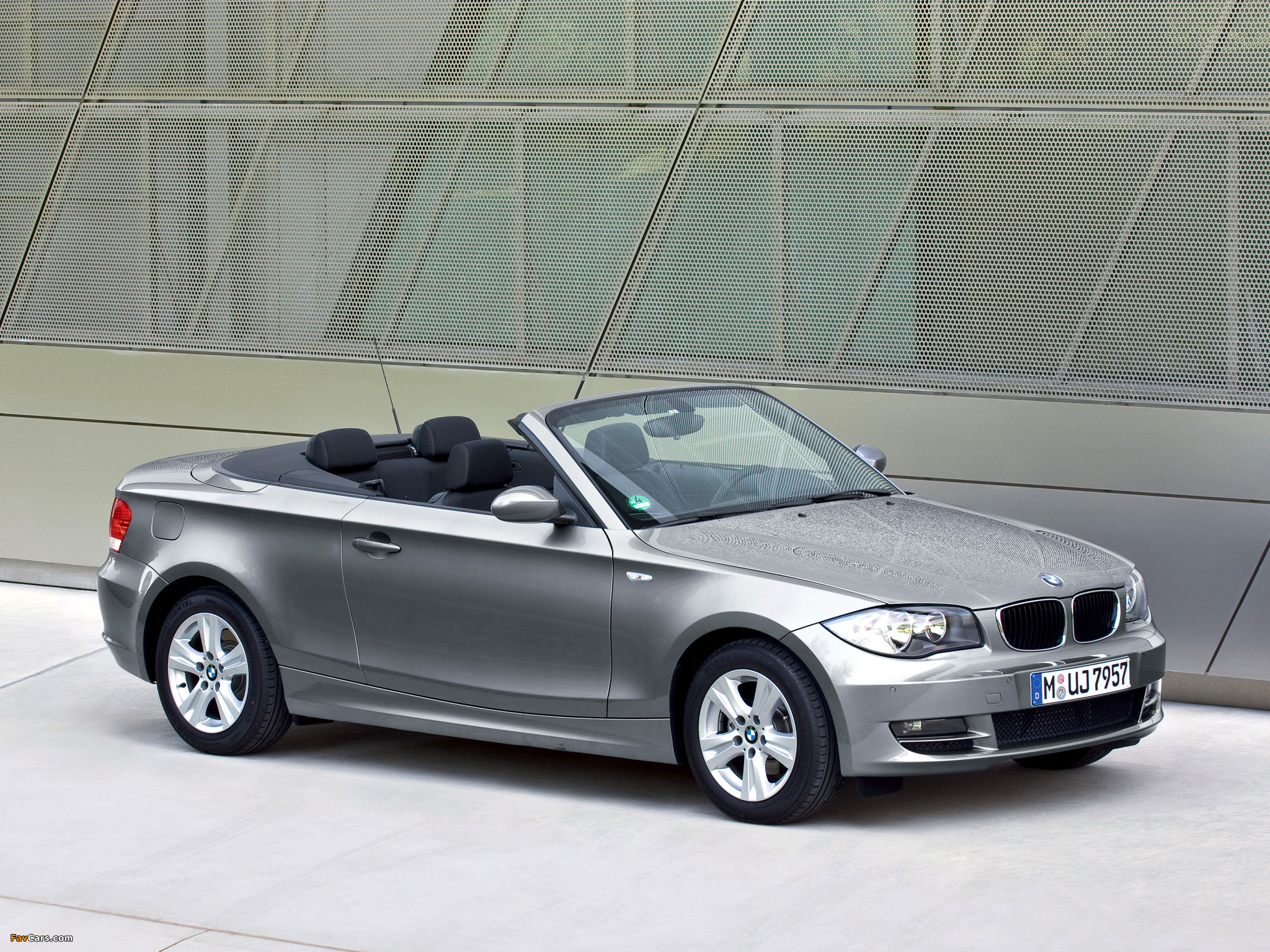 Photos of BMW 118d Cabrio (E88) 2008–10 (2048 x 1536)