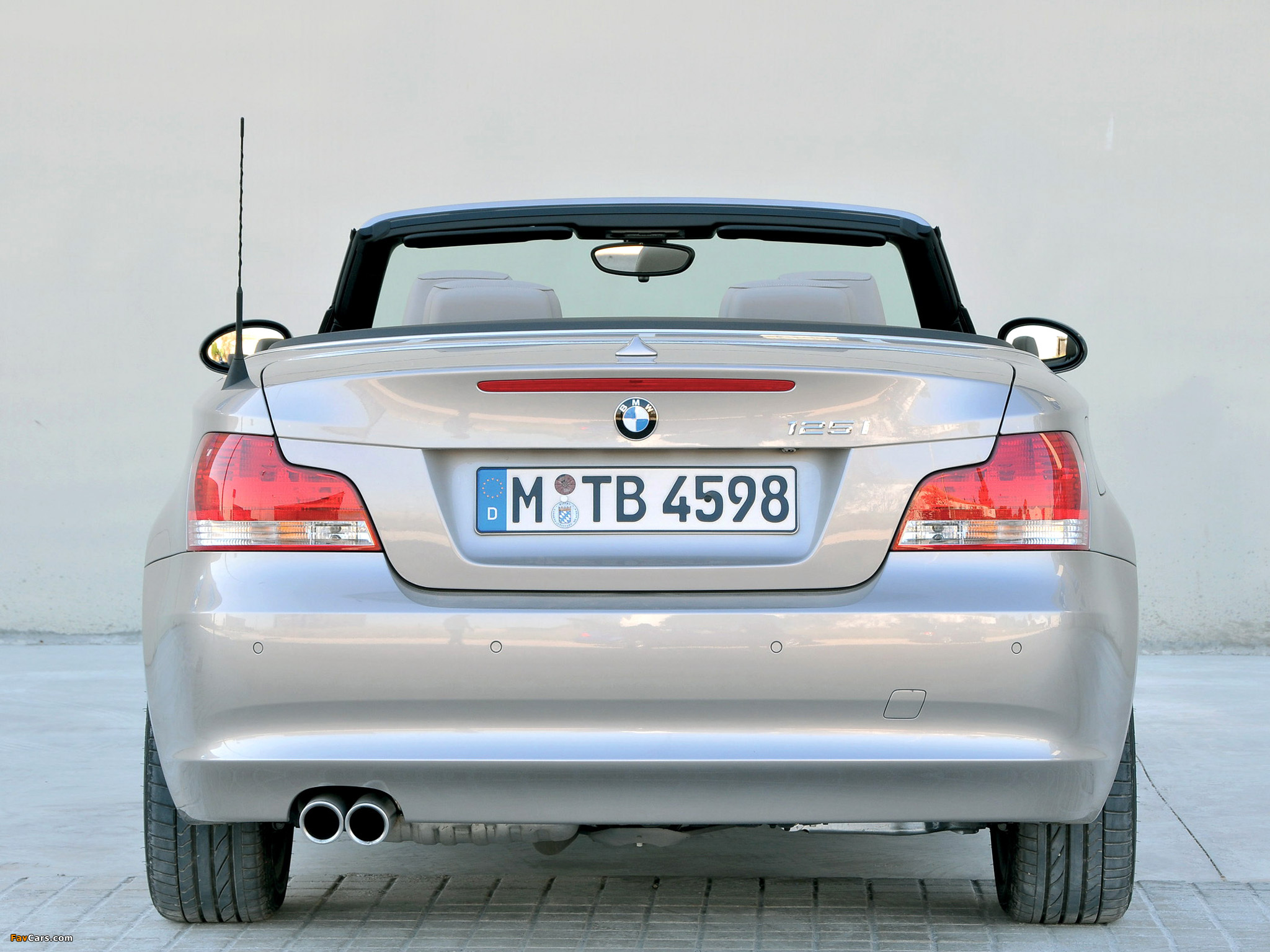 Photos of BMW 125i Cabrio (E88) 2008–10 (2048 x 1536)