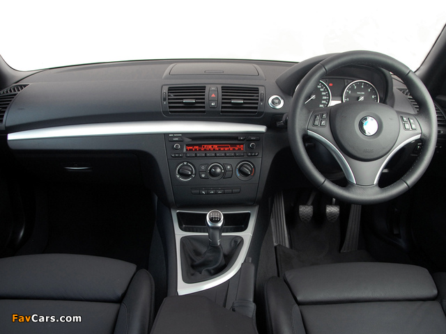 Photos of BMW 125i Cabrio ZA-spec (E88) 2008–10 (640 x 480)