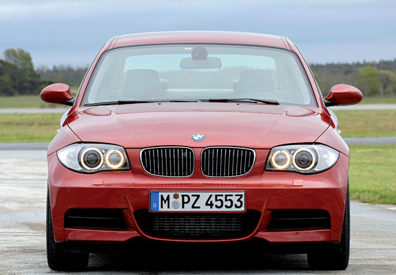 Photos of BMW 135i Coupe (E82) 2008–10