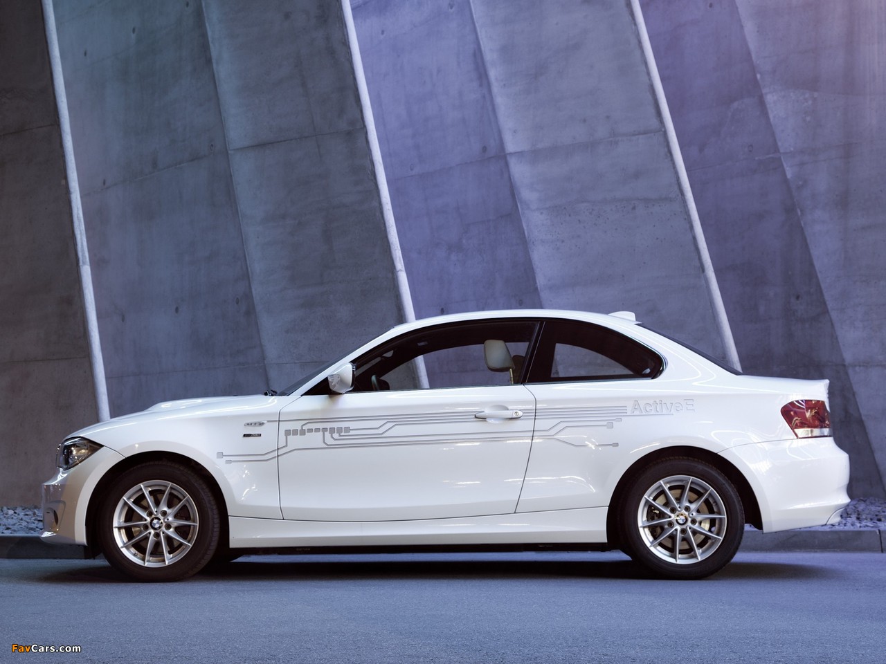 Photos of BMW 1 Series Coupe ActiveE Test Car (E82) 2011 (1280 x 960)