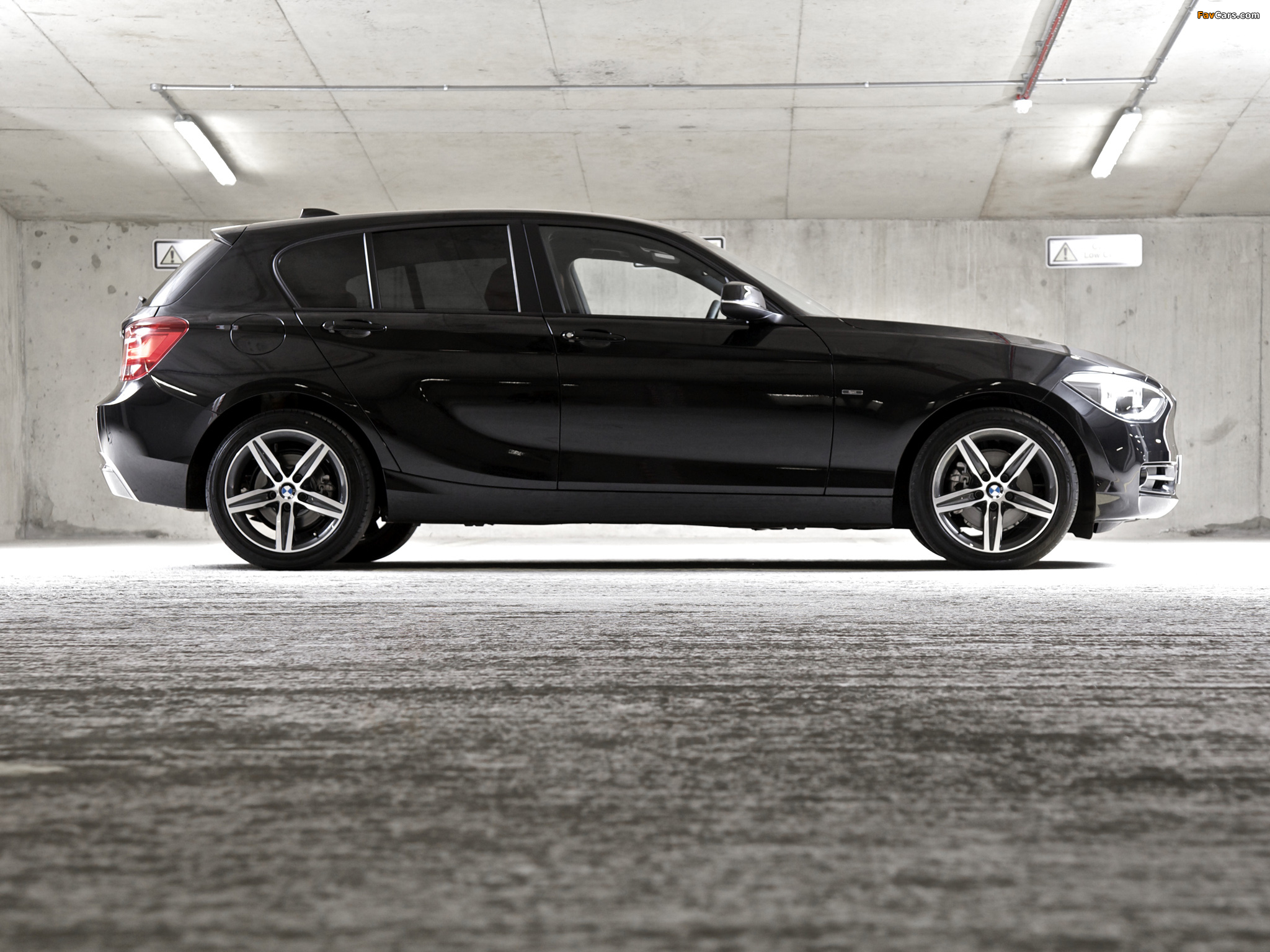 Photos of BMW 118i 5-door Sport Line UK-spec (F20) 2011 (2048 x 1536)