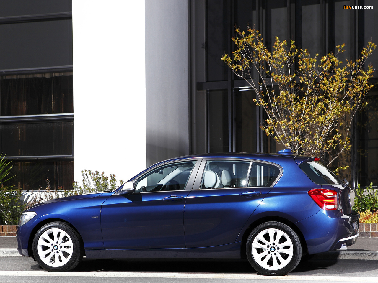 Photos of BMW 118i 5-door Urban Line AU-spec (F20) 2011 (1280 x 960)